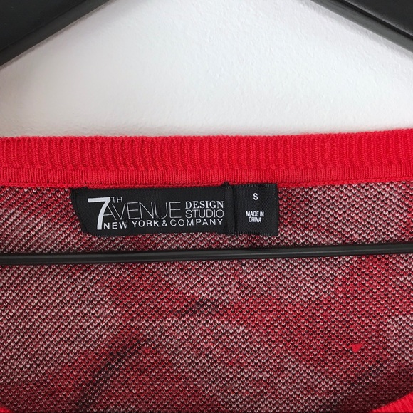 Red floral sweater women's small NY&CO - Picture 2 of 6